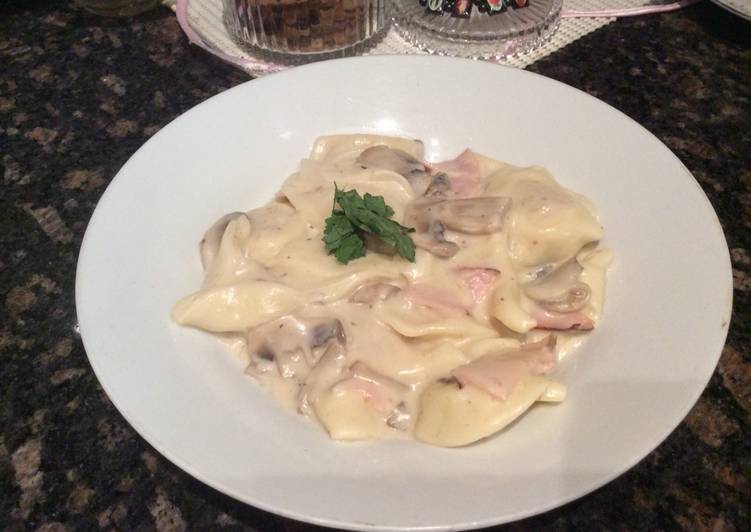 Step-by-Step Guide to Prepare Speedy Creamy mushroom and bacon ravioli