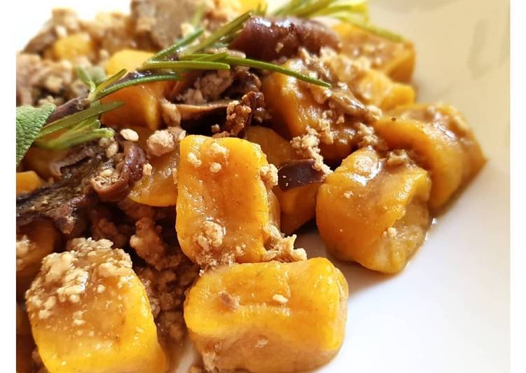 How to Prepare Speedy Gnocchi di zucca con macinato di carne e funghi misti