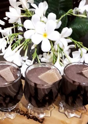 A picture of Chocolate oreo vanila ice cream shake.
