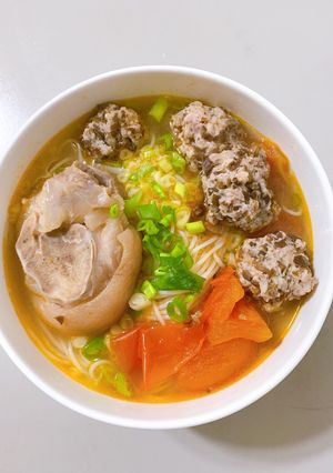 Hình của món Bún mọc.