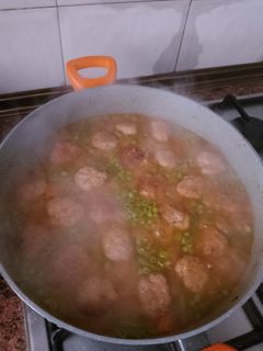 Una foto de Albóndigas a la jardinera