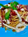 Spaghetti cremosi allo speck e stracciatella