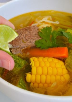 Una foto de La verdadera sopa nicaragüense de res