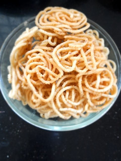 பயத்தம்பருப்பு முறுக்கு/ murukku recipe in tamil செய்முறை முக்கிய புகைப்படம்