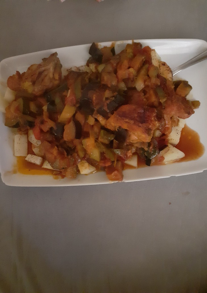 Una foto de Pollo con pisto zafaina