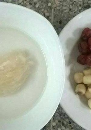 Hình của món Yến chưng táo đỏ hạt sen.