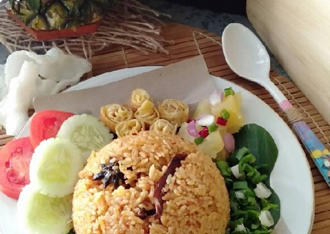 Nasi Goreng Nenas Bumbu Kari