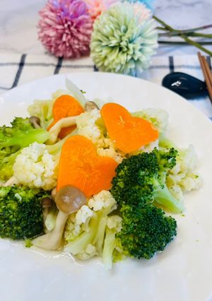 雙色花椰菜炒菇 的食譜成品照片