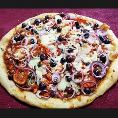 A picture of Mozzarella cheese Pizza.