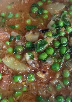 A picture of Aloo matar curry.