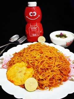 عکسی از دستور ماکارانی سویا با رب انار