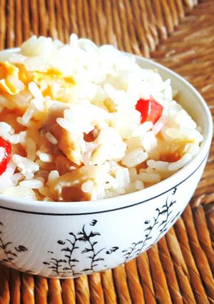 Una foto de Arroz frito con pollo express! Fácil de hacer y SÚPER ECONÓMICO!