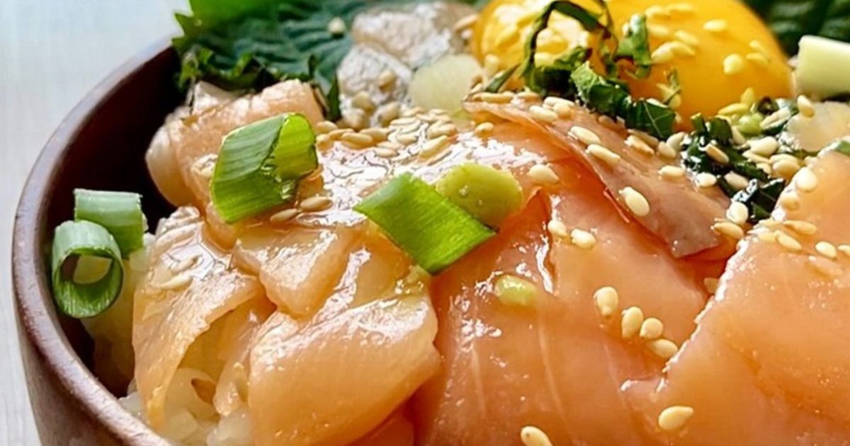 燻鮭魚丼飯/零技術又美味的生魚片料理🍣 食譜與作法 by 鮮浪☄小廚咖 - Cookpad