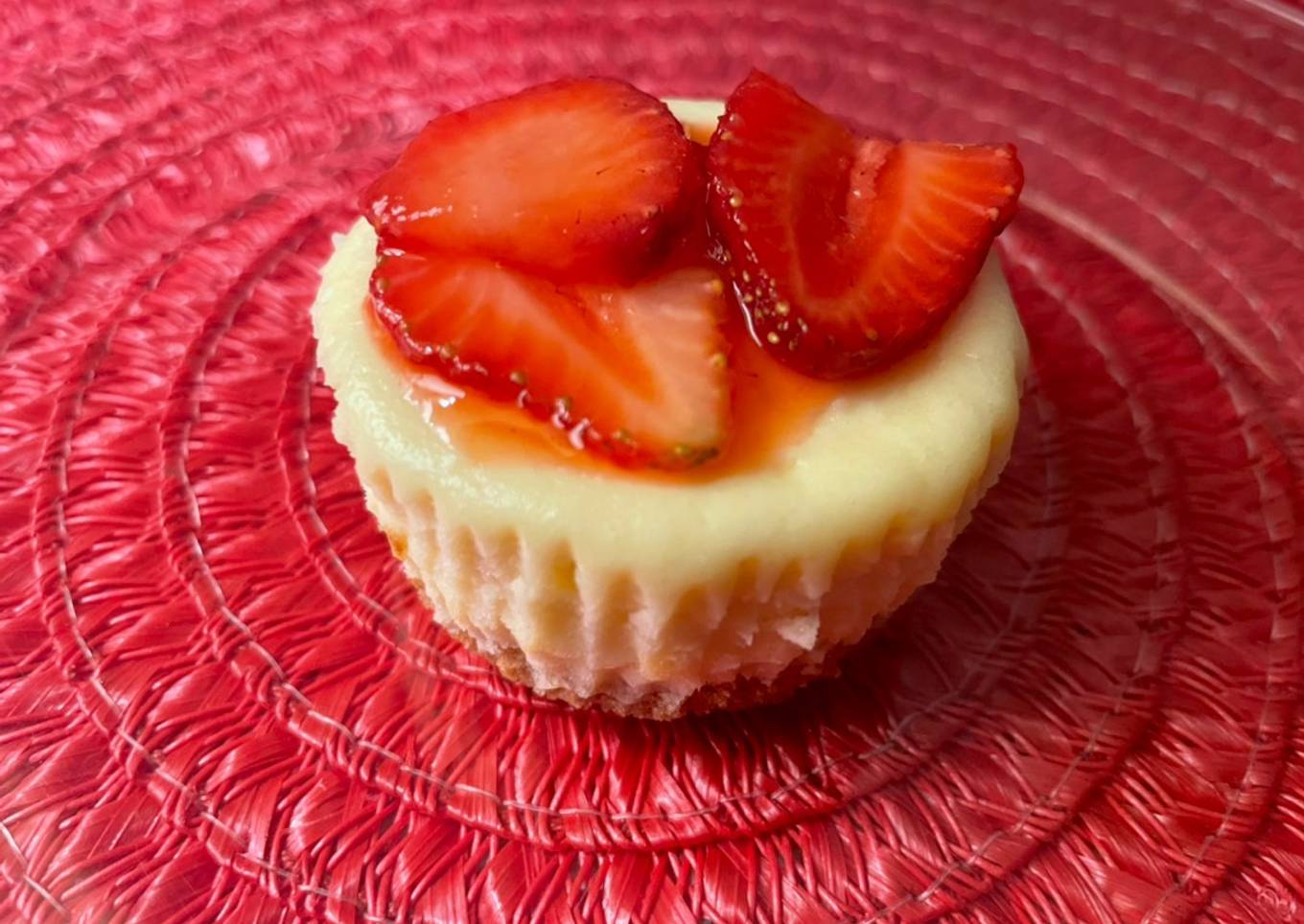 Mini Cheese Cakes with Strawberry & Lemon Topping