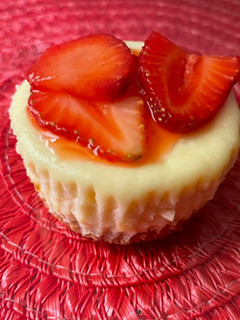 A picture of Mini Cheese Cakes with Strawberry & Lemon Topping 🍓.