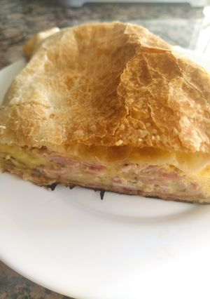 Una foto de Estilo empanada grande o calzone