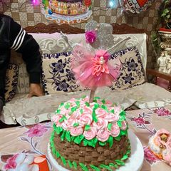 A picture of Eggless basket cake.
