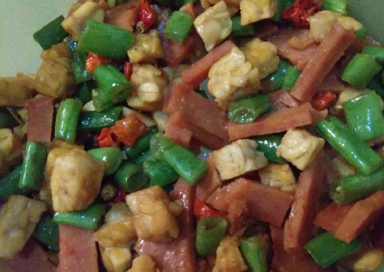 Oseng tempe buncis daging burger