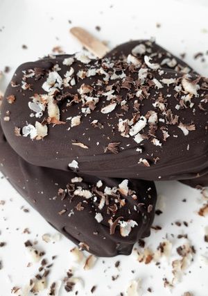 Una foto de Helado de Chocolate Negro y Crema de Avellanas