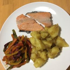 A picture of Curry Potatoes, sweet chilli stir fry with salmon.