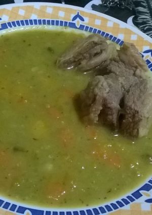 Una foto de Sopa de arvejas bien cremosa