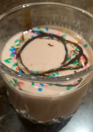 A picture of Strawberry Oreo Milkshake.