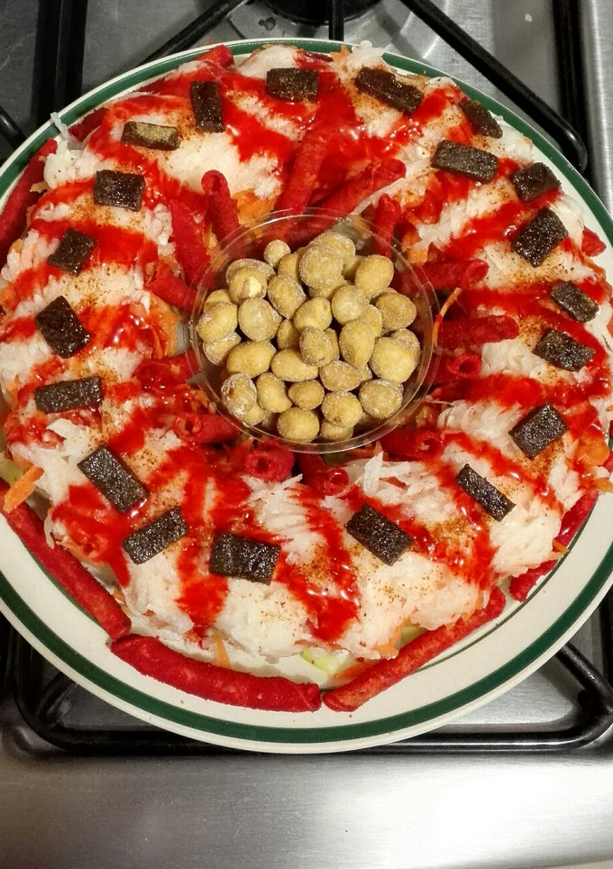 Una foto de Rosca de frutas y verduras