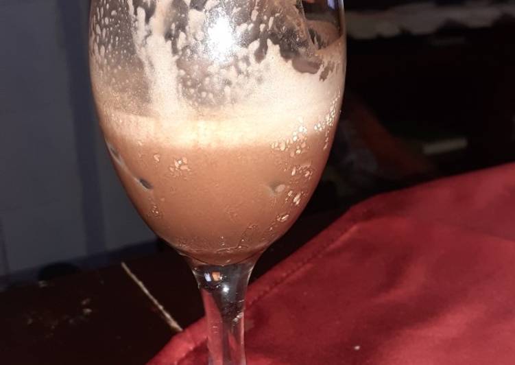 Cara Gampang Menyiapkan Milkshake coklat Anti Gagal