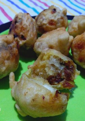 Foto resep Gorengan enak : Bola-Bola Singkong Kurma