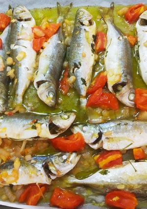 Φωτογραφία της συνταγής Σαφρίδια και γόπες στον φούρνο με κρεμμύδια και ντομάτες