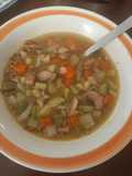 Lentejas con tocino y verduras