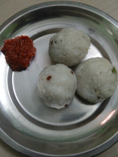 உப்பு உருண்டை (uppu urandai recipe in Tamil) செய்முறை முக்கிய புகைப்படம்
