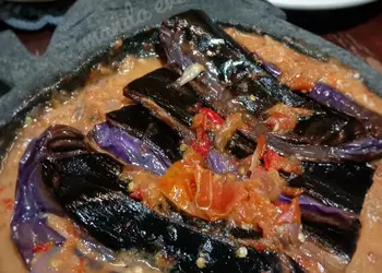 Resep Terbaru Terong bakar (tarung babanam) dengan sambal santan terasi Sedap