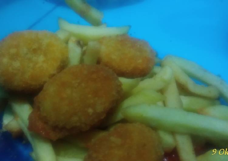 Cara Gampang Menyiapkan Bekal sekolah Kentang goreng n' nuget Anti Gagal