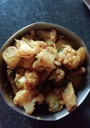 A picture of Potato cauliflower dry veg.