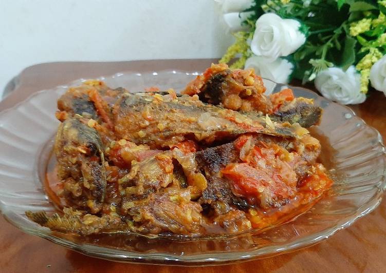 Lele goreng masak sambal