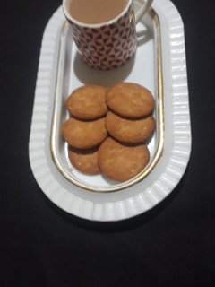 अदरक की कड़क चाय(adrak wali kadak chai recipe in hindi) रेसिपी मुख्य फोटो