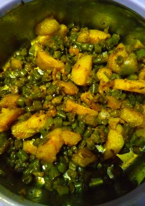 आलू फली की सब्जी (aloo phali ki sabzi recipe in Hindi) रेसिपी मुख्य फोटो