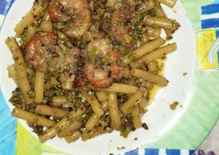 Step-by-Step Guide to Prepare Super Quick Homemade Pasta con gamberoni e pistacchi