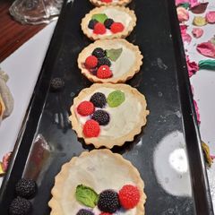 A picture of Berry Tarts😘.