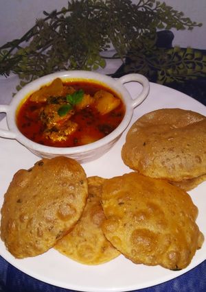 A picture of DahiAloo.