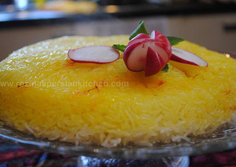 Persian steamed rice with Saffron crust