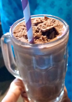 A picture of Chocolate thik shake.