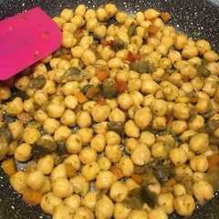 Una foto de Salteado de garbanzos