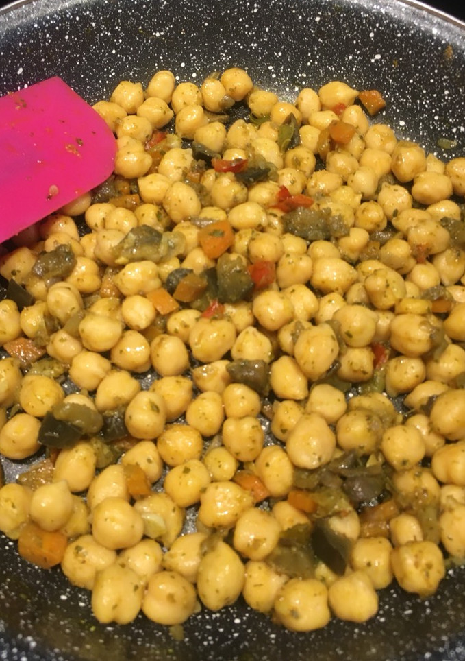 Una foto de Salteado de garbanzos