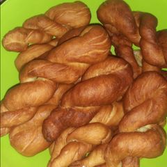 A picture of Soft Twisted Bread.