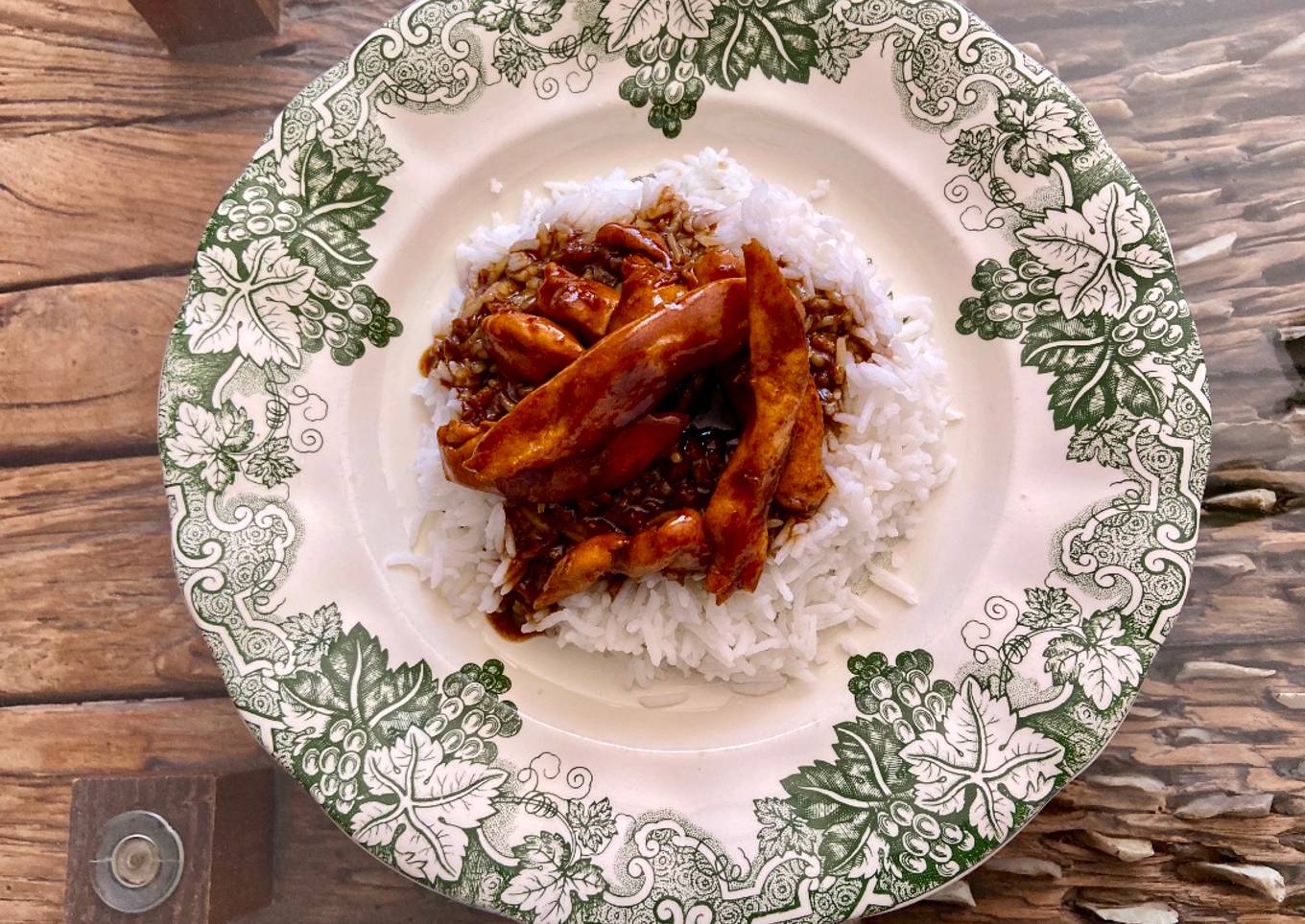 Pollo en salsa de ajo