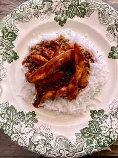Una foto de Pollo en salsa de ajo