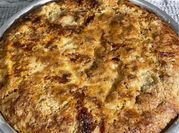 Una foto de torta de manzana canela y nuez