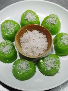 รูปของ ขนมเปียกปูนใบเตย